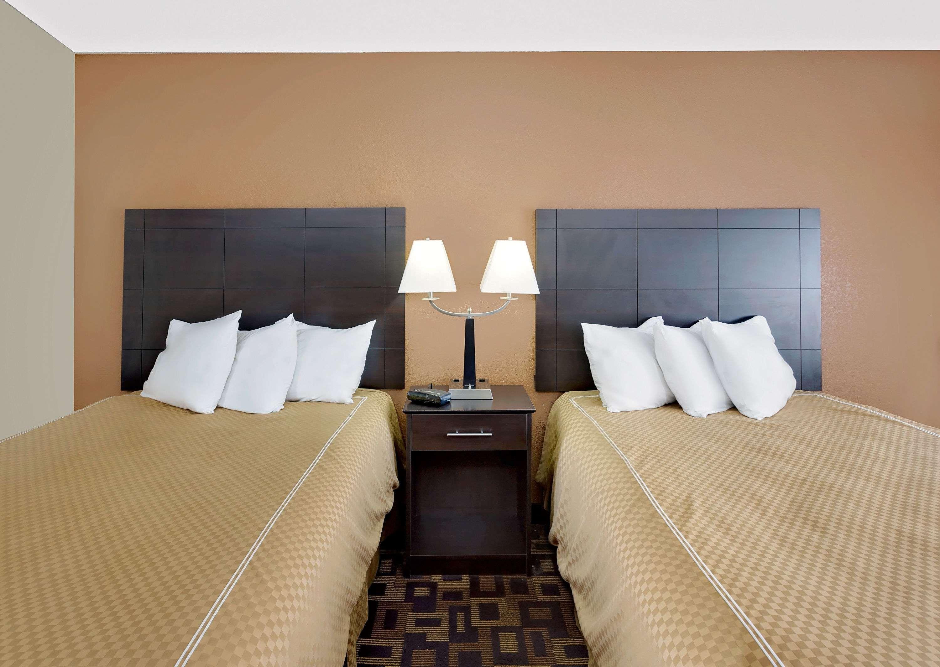 Hotel Super 8 By Wyndham Decorah Exterior foto
